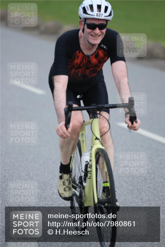 15.06.2025 - 27. Vierlanden-Triathlon H.Heesch http://msf.ph/oto/7980861 15.06.2025 10:42:11 Radfahren 29, 139, 827 meine-sportfotos.de