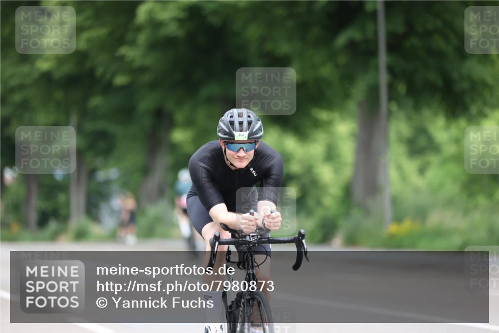 15.06.2025 - 7 Türme Triathlon Yannick Fuchs http://msf.ph/oto/7980873 15.06.2025 11:23:37 Radfahren 207, 303 meine-sportfotos.de