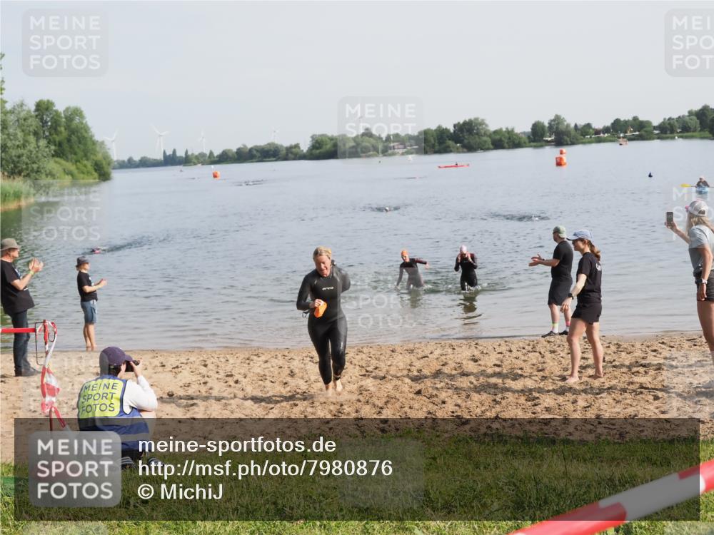 21.06.2025 - 27. Vierlanden-Triathlon MichiJ http://msf.ph/oto/7980876 15.06.2026 09:02:35 Schwimmen 200, 223, 246 meine-sportfotos.de