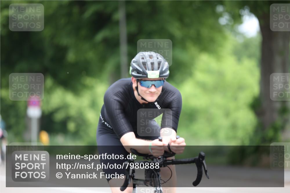 15.06.2025 - 7 Türme Triathlon Yannick Fuchs http://msf.ph/oto/7980888 15.06.2025 11:23:38 Radfahren 303 meine-sportfotos.de