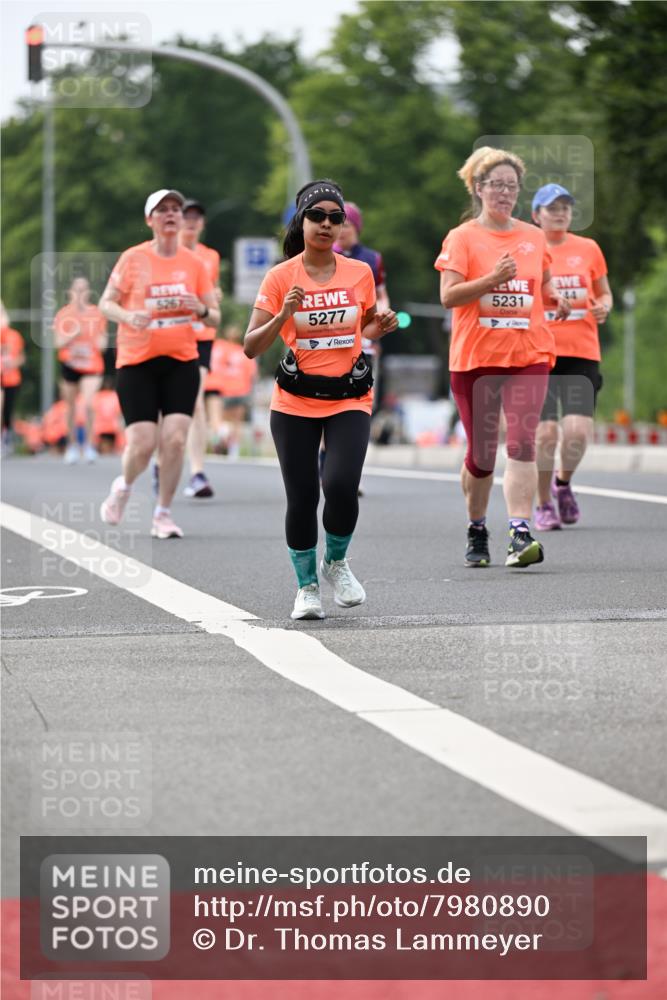 15.06.2025 - REWE Women's Run Dr. Thomas Lammeyer http://msf.ph/oto/7980890 15.06.2025 10:45:35 Laufen 5267, 5277, 5231, 44 meine-sportfotos.de