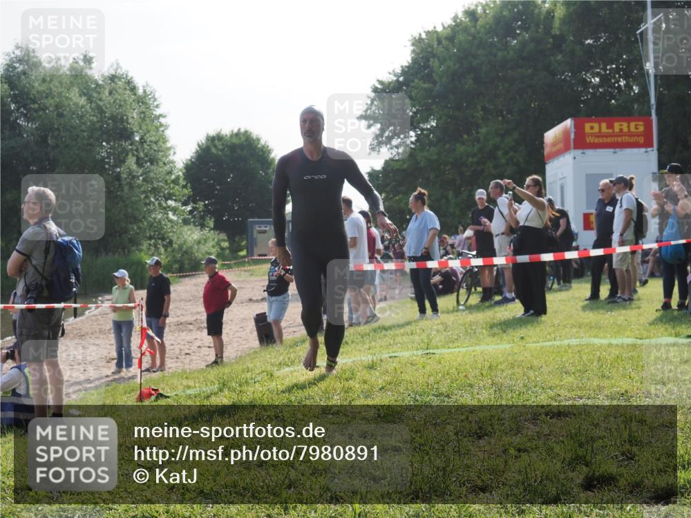 15.06.2025 - 27. Vierlanden-Triathlon KatJ http://msf.ph/oto/7980891 15.06.2025 08:45:49 Schwimmen 13, 104, 116, 125, 145, 150 meine-sportfotos.de
