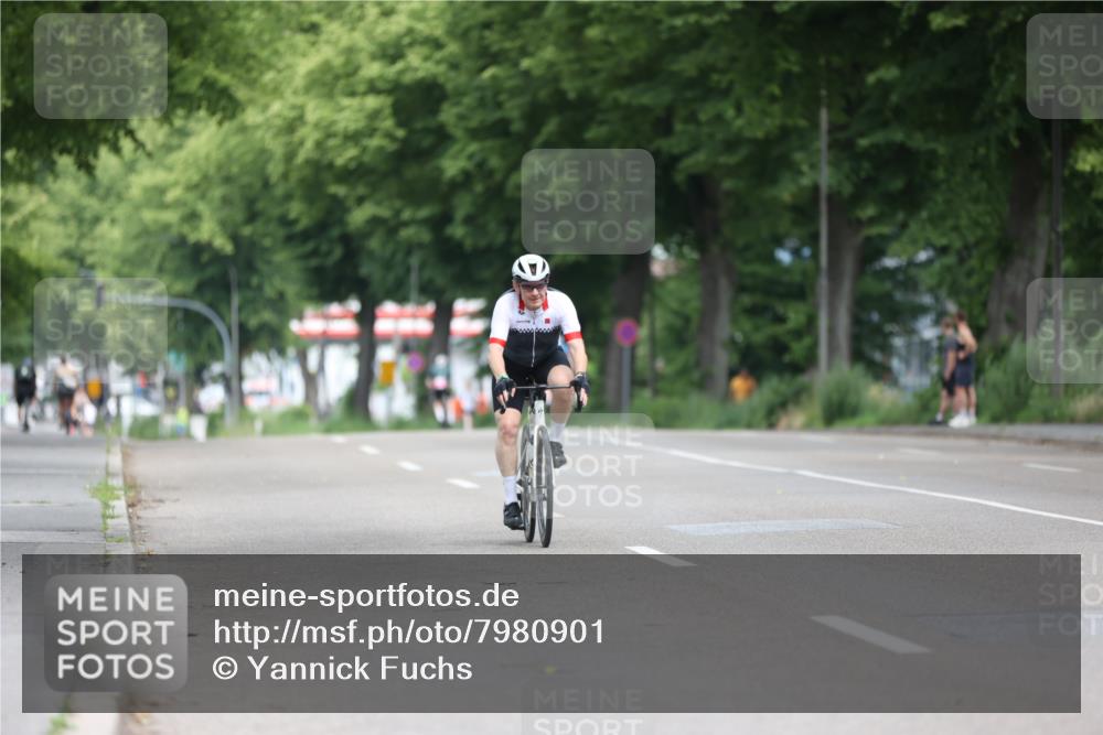 15.06.2025 - 7 Türme Triathlon Yannick Fuchs http://msf.ph/oto/7980901 15.06.2025 11:23:49 Radfahren  meine-sportfotos.de