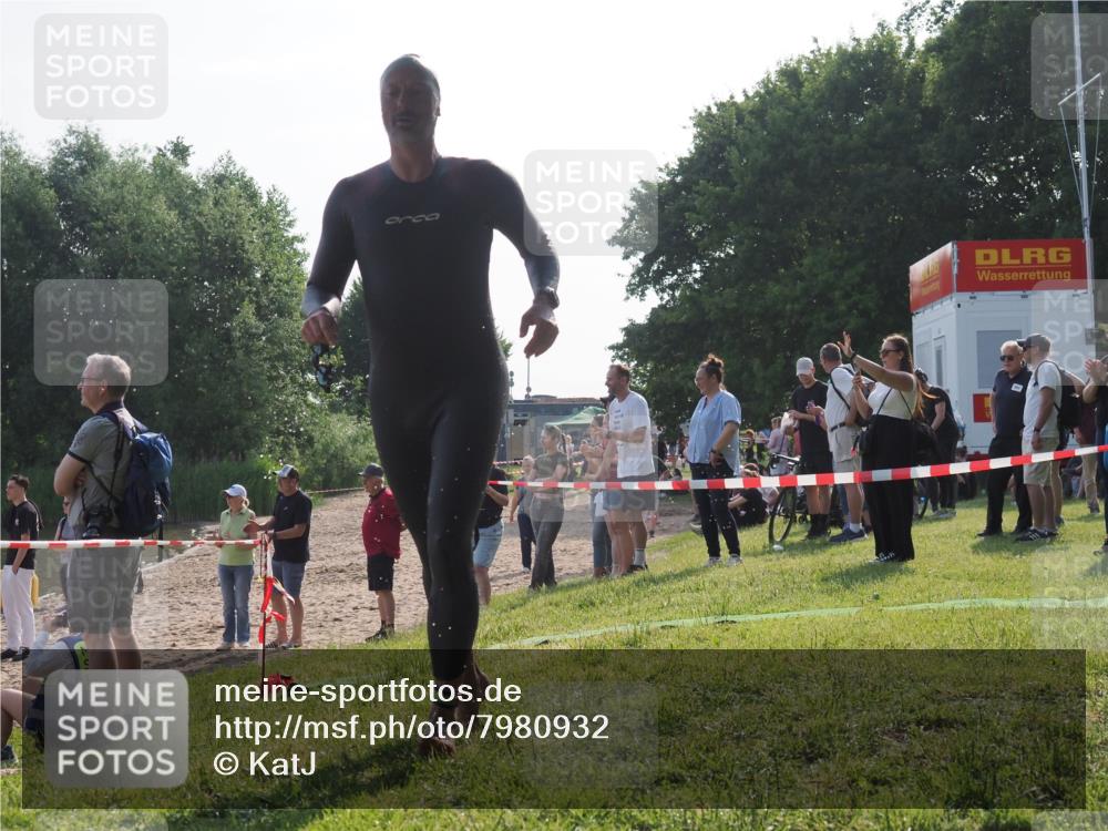 15.06.2025 - 27. Vierlanden-Triathlon KatJ http://msf.ph/oto/7980932 15.06.2025 08:45:50 Schwimmen 13, 104, 106, 116, 125, 150 meine-sportfotos.de