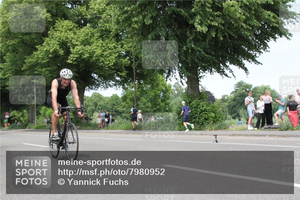 15.06.2025 - 7 Türme Triathlon Yannick Fuchs http://msf.ph/oto/7980952 15.06.2025 13:27:15 Radfahren  meine-sportfotos.de