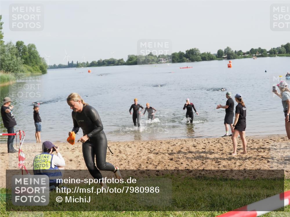 21.06.2025 - 27. Vierlanden-Triathlon MichiJ http://msf.ph/oto/7980986 15.06.2026 09:02:37 Schwimmen 200, 210, 223, 246 meine-sportfotos.de