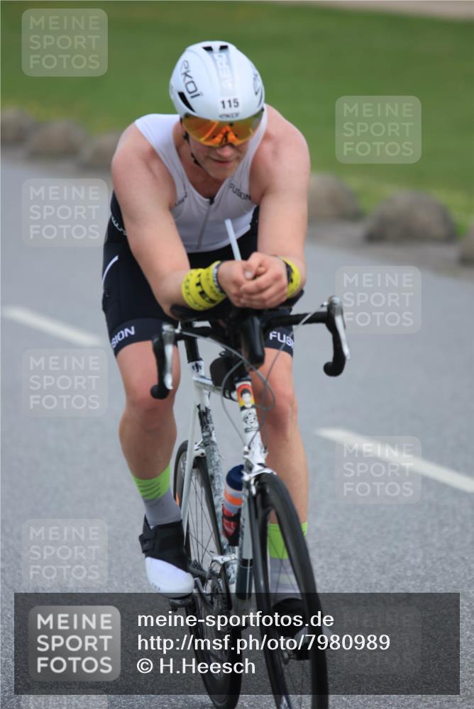 15.06.2025 - 27. Vierlanden-Triathlon H.Heesch http://msf.ph/oto/7980989 15.06.2025 10:42:52 Radfahren 115, 147 meine-sportfotos.de