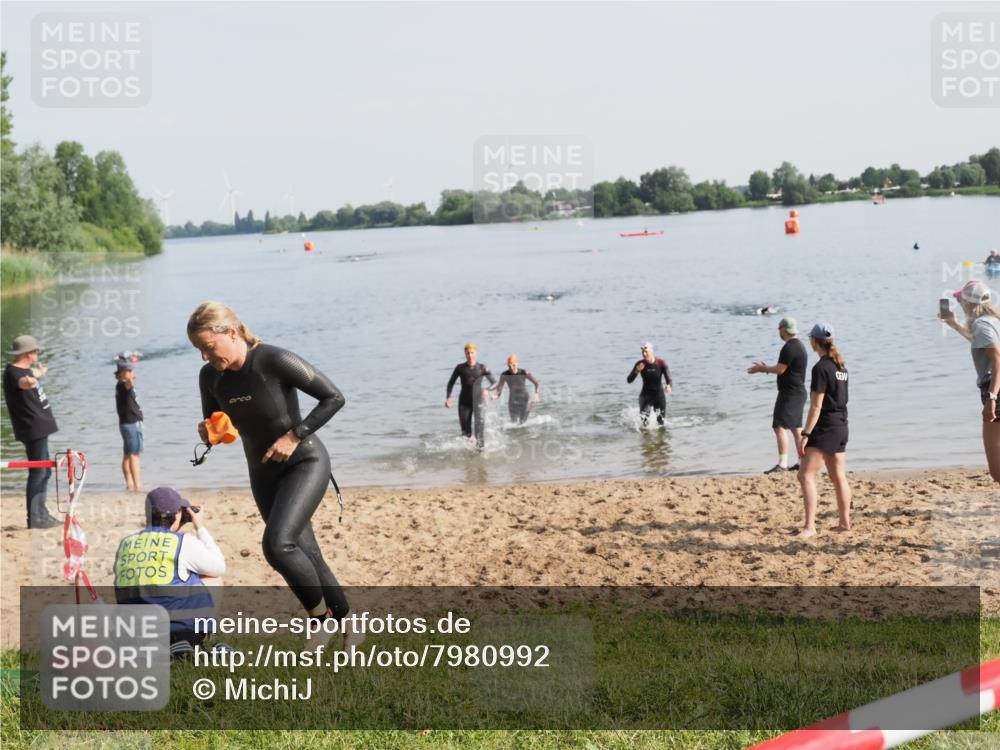 21.06.2025 - 27. Vierlanden-Triathlon MichiJ http://msf.ph/oto/7980992 15.06.2026 09:02:37 Schwimmen 200, 210, 223, 246 meine-sportfotos.de