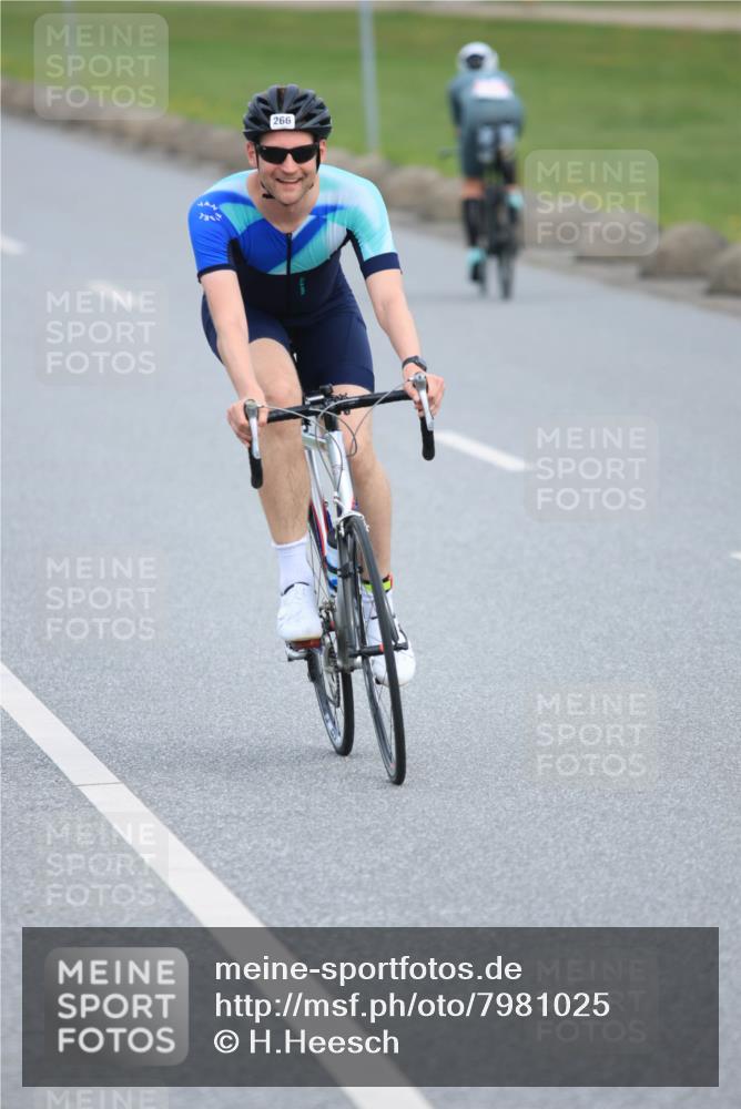 15.06.2025 - 27. Vierlanden-Triathlon H.Heesch http://msf.ph/oto/7981025 15.06.2025 10:43:15 Radfahren 65, 124, 160, 266 meine-sportfotos.de