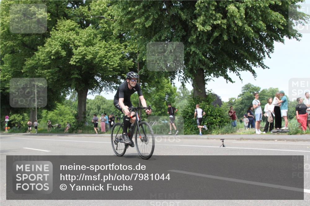 15.06.2025 - 7 Türme Triathlon Yannick Fuchs http://msf.ph/oto/7981044 15.06.2025 13:27:38 Radfahren  meine-sportfotos.de