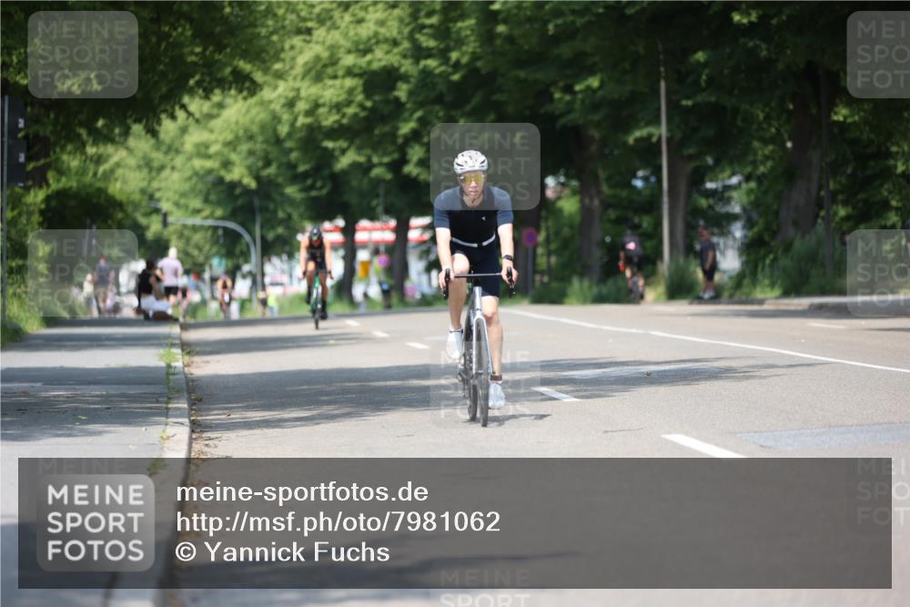15.06.2025 - 7 Türme Triathlon Yannick Fuchs http://msf.ph/oto/7981062 15.06.2025 12:49:21 Radfahren 247, 411, 448, 656 meine-sportfotos.de