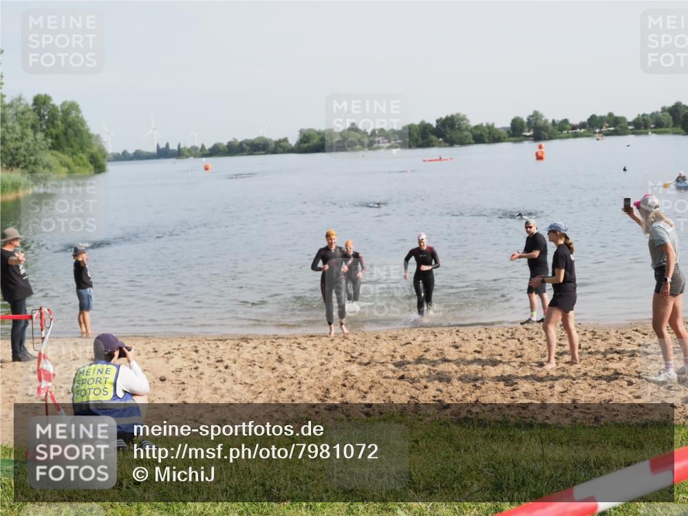 21.06.2025 - 27. Vierlanden-Triathlon MichiJ http://msf.ph/oto/7981072 15.06.2026 09:02:39 Schwimmen 200, 210, 223, 246 meine-sportfotos.de