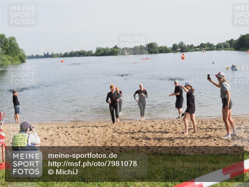21.06.2025 - 27. Vierlanden-Triathlon MichiJ http://msf.ph/oto/7981078 15.06.2026 09:02:40 Schwimmen 200, 210, 223, 246 meine-sportfotos.de