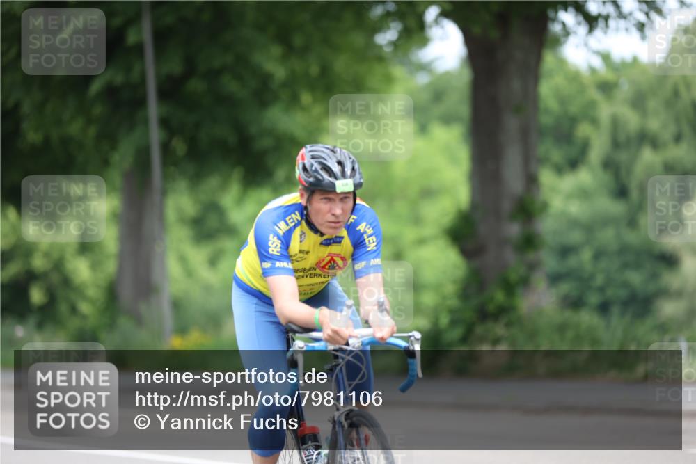 15.06.2025 - 7 Türme Triathlon Yannick Fuchs http://msf.ph/oto/7981106 15.06.2025 11:24:27 Radfahren 243, 258 meine-sportfotos.de