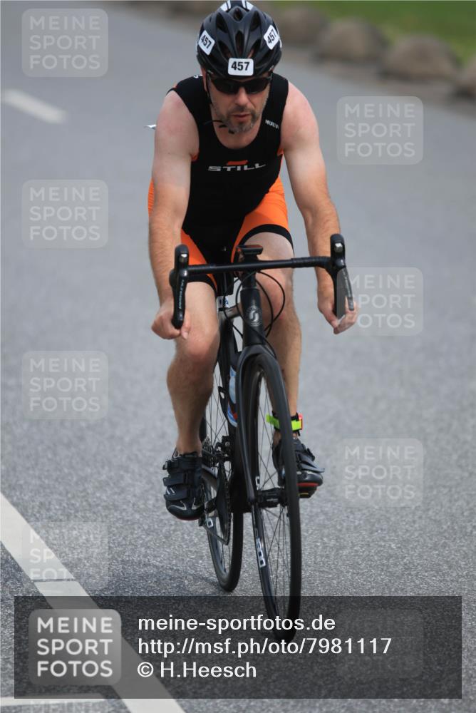 15.06.2025 - 27. Vierlanden-Triathlon H.Heesch http://msf.ph/oto/7981117 15.06.2025 10:46:05 Radfahren 153, 457 meine-sportfotos.de