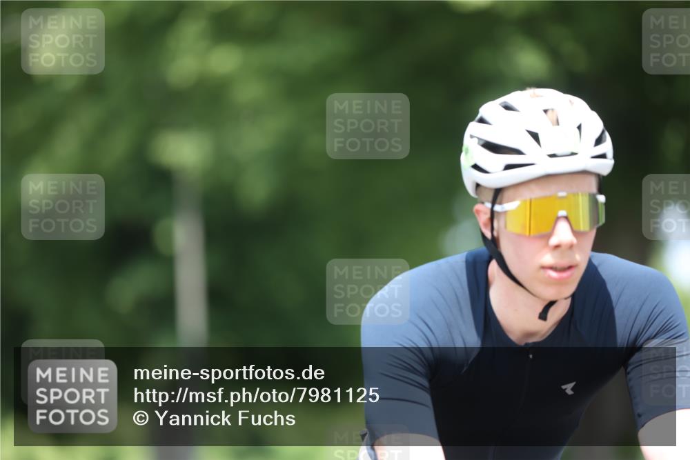 15.06.2025 - 7 Türme Triathlon Yannick Fuchs http://msf.ph/oto/7981125 15.06.2025 12:49:23 Radfahren 247, 397, 411, 448, 656 meine-sportfotos.de