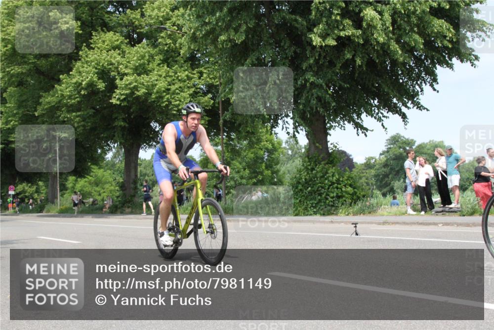 15.06.2025 - 7 Türme Triathlon Yannick Fuchs http://msf.ph/oto/7981149 15.06.2025 13:28:02 Radfahren  meine-sportfotos.de
