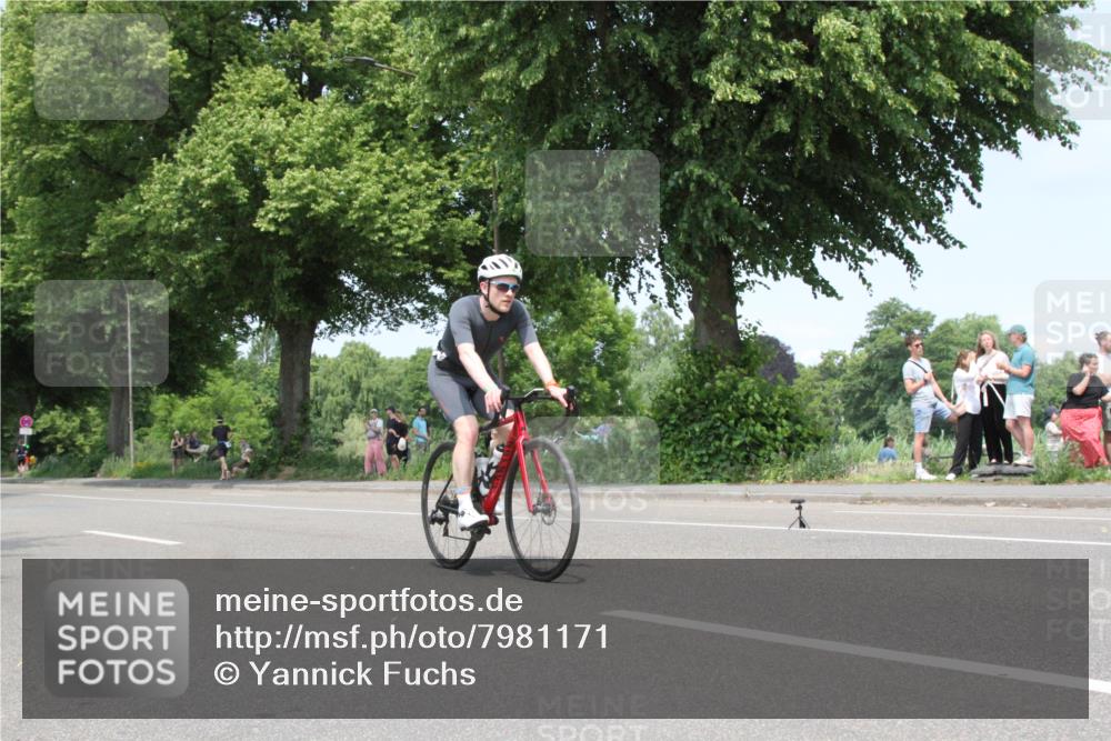 15.06.2025 - 7 Türme Triathlon Yannick Fuchs http://msf.ph/oto/7981171 15.06.2025 13:28:13 Radfahren  meine-sportfotos.de