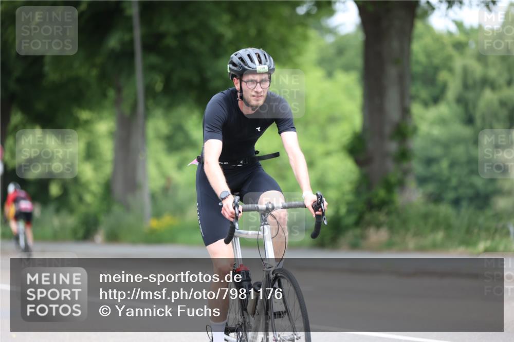 15.06.2025 - 7 Türme Triathlon Yannick Fuchs http://msf.ph/oto/7981176 15.06.2025 11:24:33 Radfahren 258 meine-sportfotos.de