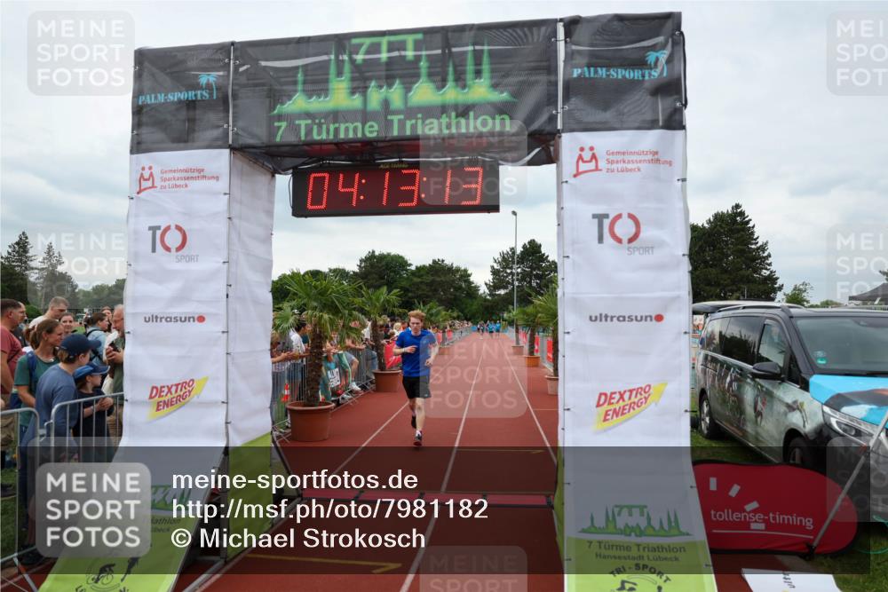 15.06.2025 - 7 Türme Triathlon Michael Strokosch http://msf.ph/oto/7981182 15.06.2025 14:13:13 Ziel 489, 1085 meine-sportfotos.de