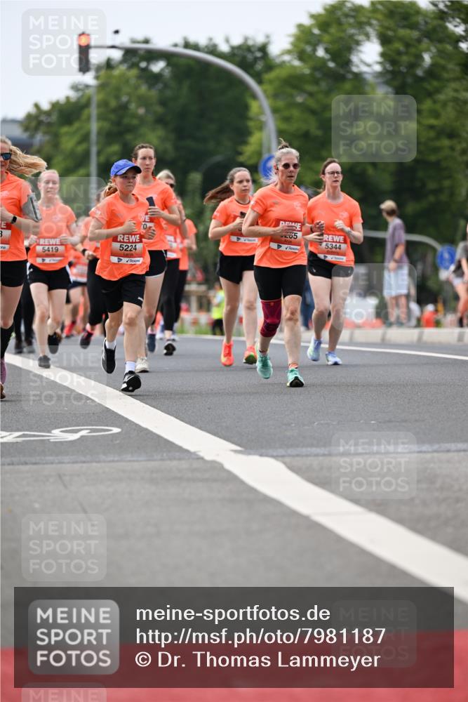 15.06.2025 - REWE Women's Run Dr. Thomas Lammeyer http://msf.ph/oto/7981187 15.06.2025 10:45:43 Laufen 5224, 5419, 5344 meine-sportfotos.de