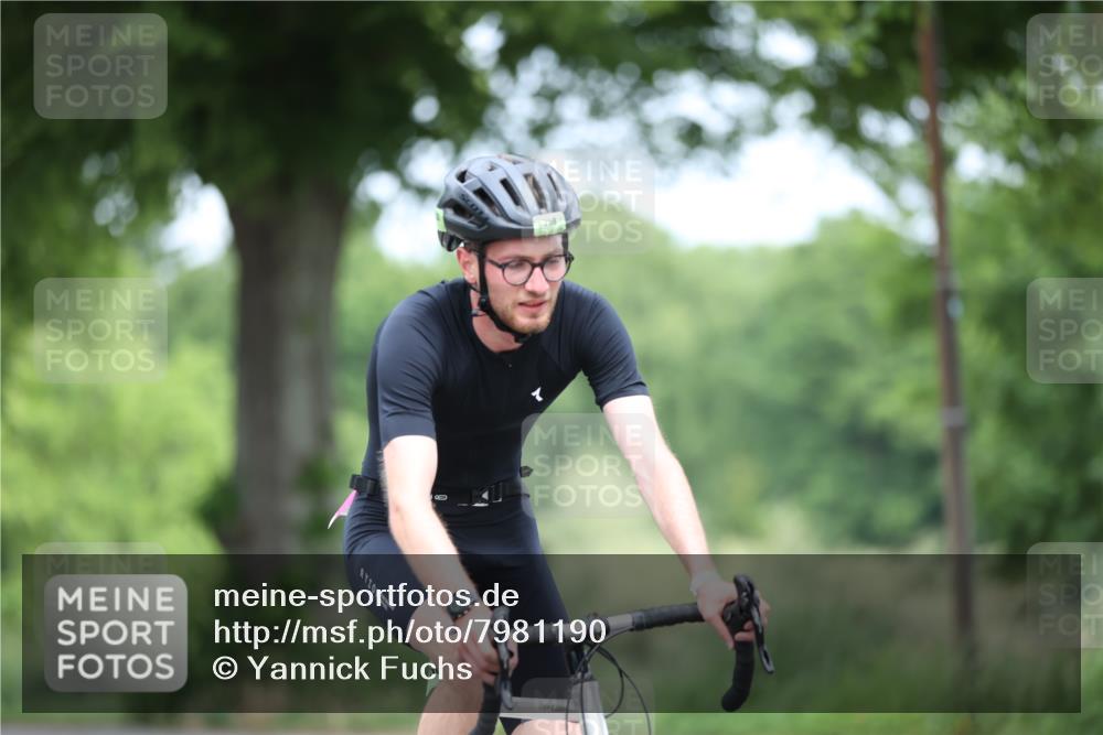 15.06.2025 - 7 Türme Triathlon Yannick Fuchs http://msf.ph/oto/7981190 15.06.2025 11:24:33 Radfahren 258 meine-sportfotos.de