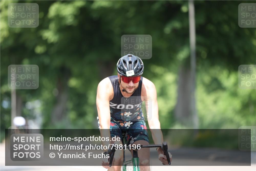 15.06.2025 - 7 Türme Triathlon Yannick Fuchs http://msf.ph/oto/7981196 15.06.2025 12:49:26 Radfahren 247, 366, 397, 656 meine-sportfotos.de