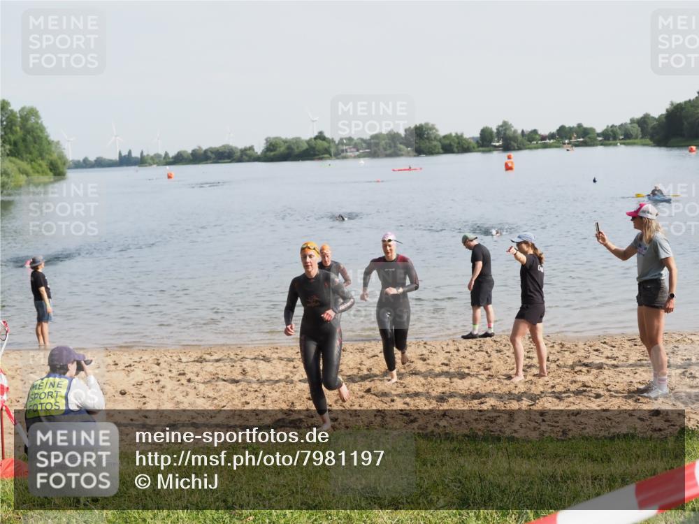 21.06.2025 - 27. Vierlanden-Triathlon MichiJ http://msf.ph/oto/7981197 15.06.2026 09:02:42 Schwimmen 200, 210, 223, 246 meine-sportfotos.de