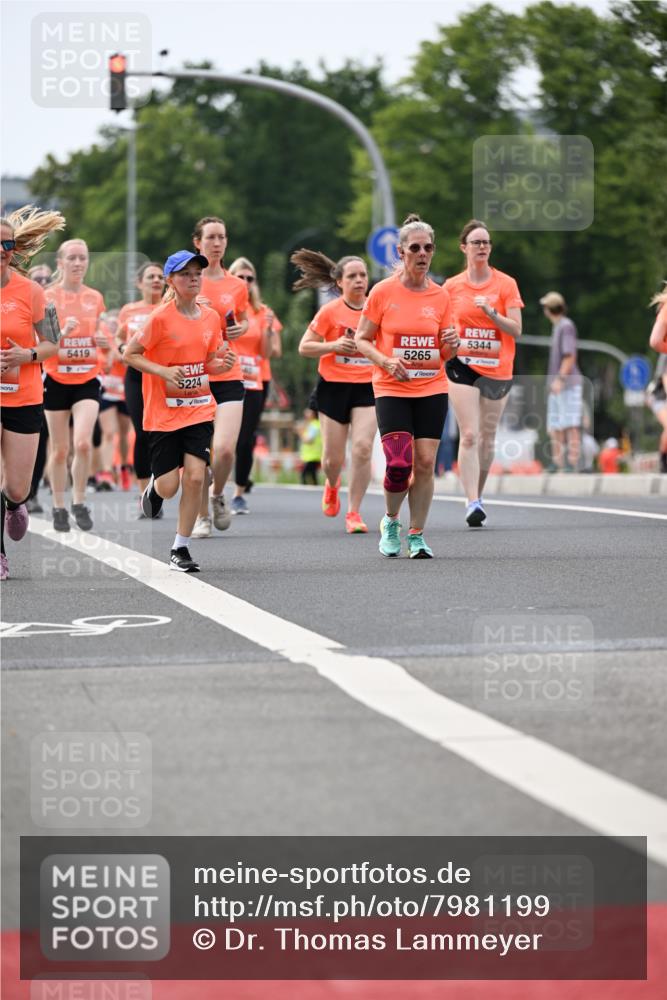 15.06.2025 - REWE Women's Run Dr. Thomas Lammeyer http://msf.ph/oto/7981199 15.06.2025 10:45:43 Laufen 5419, 5224, 5265, 5344 meine-sportfotos.de