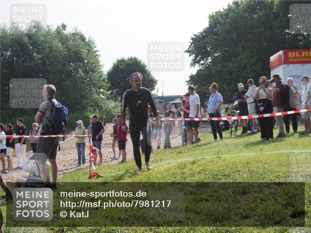 15.06.2025 - 27. Vierlanden-Triathlon KatJ http://msf.ph/oto/7981217 15.06.2025 08:46:00 Schwimmen 13, 106, 134, 142, 150, 152 meine-sportfotos.de