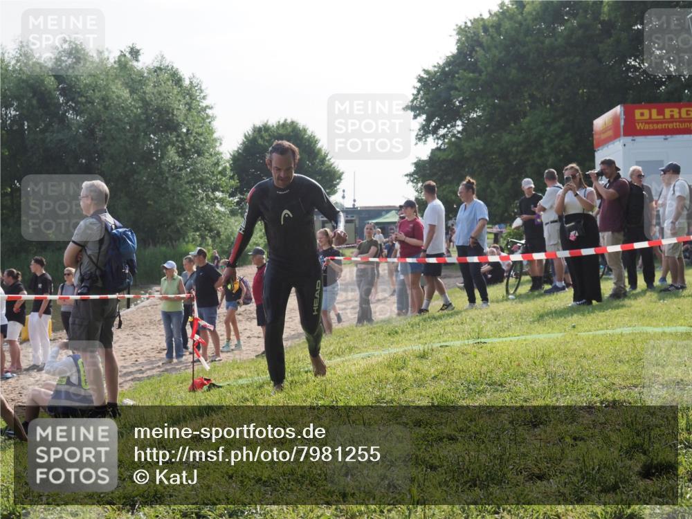 15.06.2025 - 27. Vierlanden-Triathlon KatJ http://msf.ph/oto/7981255 15.06.2025 08:46:01 Schwimmen 13, 106, 134, 142, 150, 152 meine-sportfotos.de