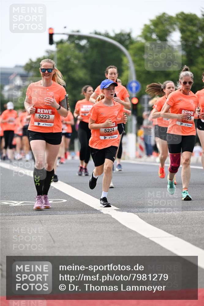 15.06.2025 - REWE Women's Run Dr. Thomas Lammeyer http://msf.ph/oto/7981279 15.06.2025 10:45:45 Laufen 5223, 5224, 55 meine-sportfotos.de