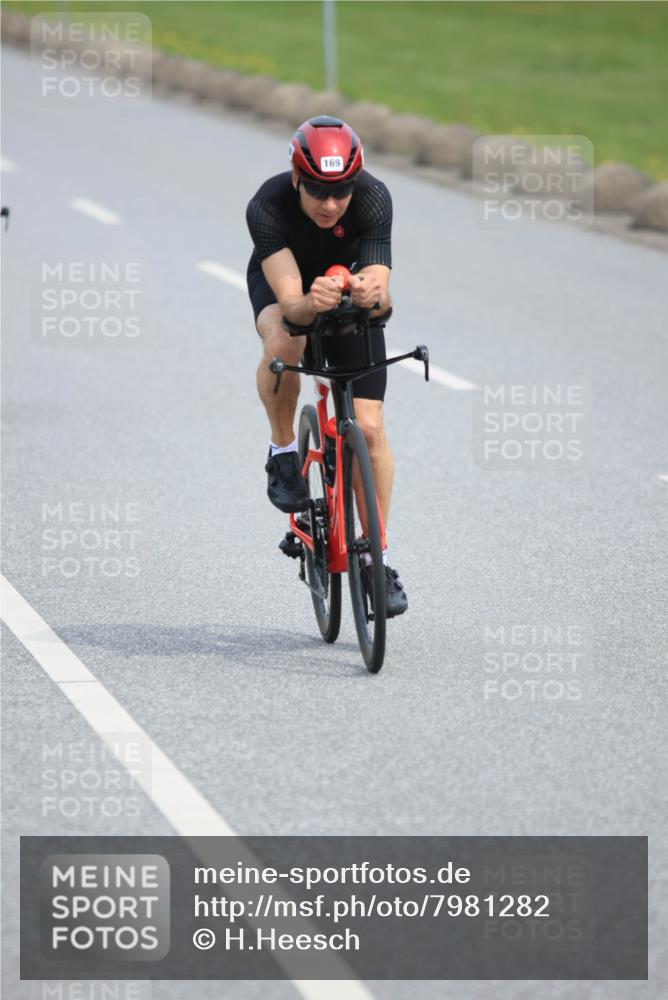 15.06.2025 - 27. Vierlanden-Triathlon H.Heesch http://msf.ph/oto/7981282 15.06.2025 10:47:02 Radfahren 68, 143, 169, 370 meine-sportfotos.de