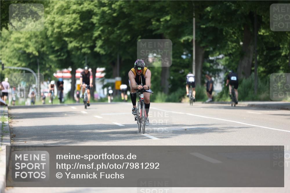 15.06.2025 - 7 Türme Triathlon Yannick Fuchs http://msf.ph/oto/7981292 15.06.2025 12:49:32 Radfahren 261, 366, 397, 638, 671 meine-sportfotos.de