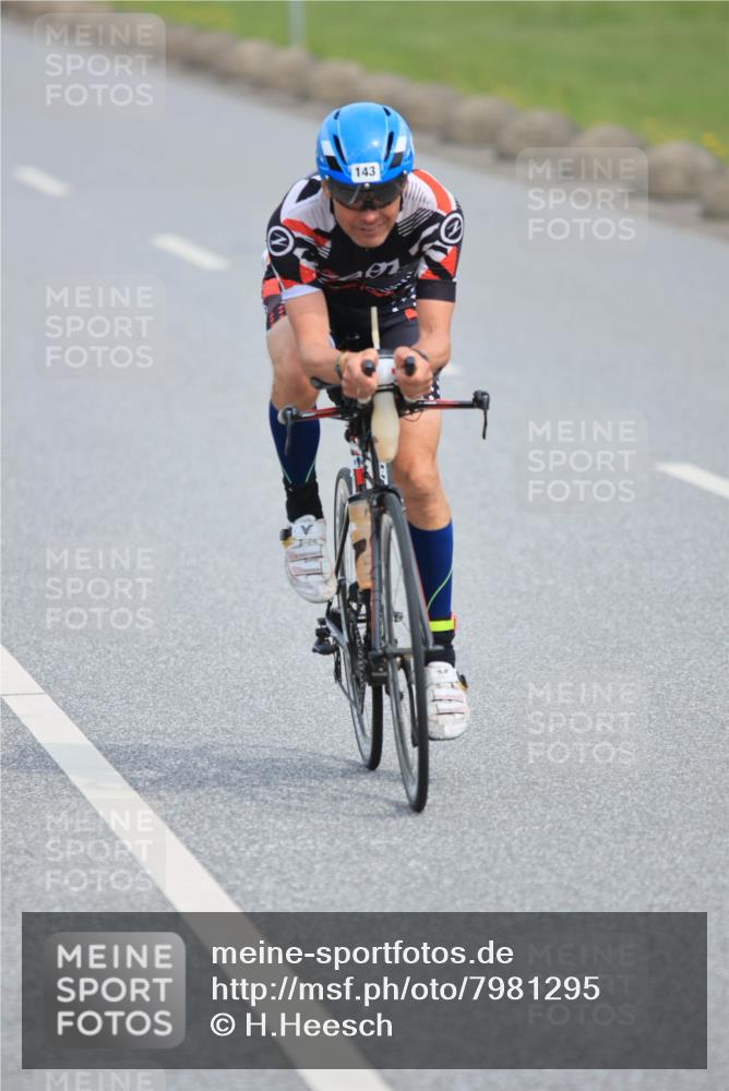 15.06.2025 - 27. Vierlanden-Triathlon H.Heesch http://msf.ph/oto/7981295 15.06.2025 10:47:04 Radfahren 68, 143, 169, 193, 370, 418 meine-sportfotos.de