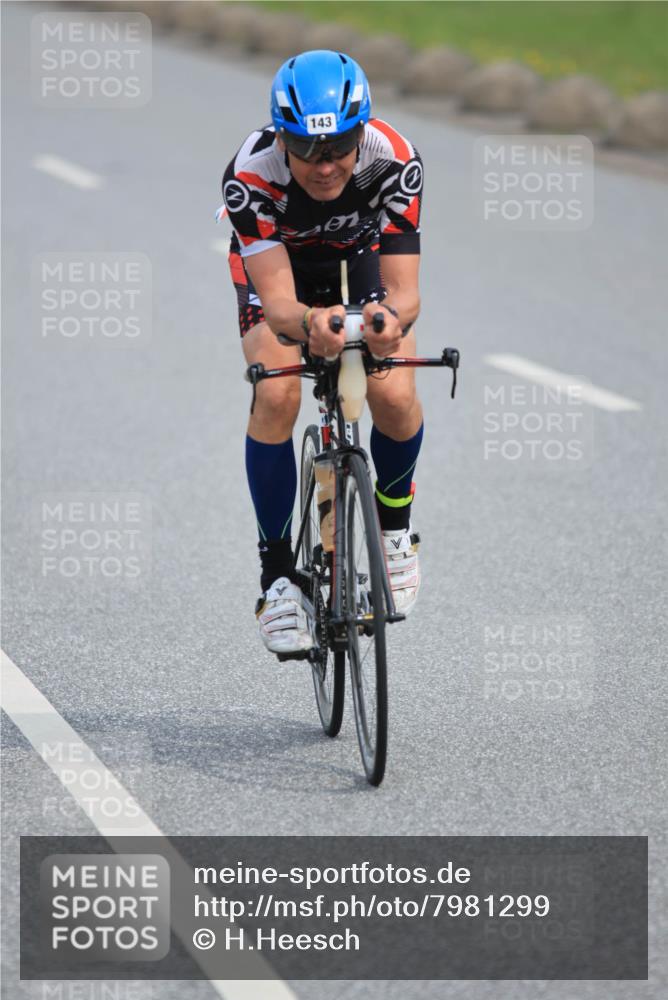 15.06.2025 - 27. Vierlanden-Triathlon H.Heesch http://msf.ph/oto/7981299 15.06.2025 10:47:04 Radfahren 68, 143, 169, 193, 370, 418 meine-sportfotos.de