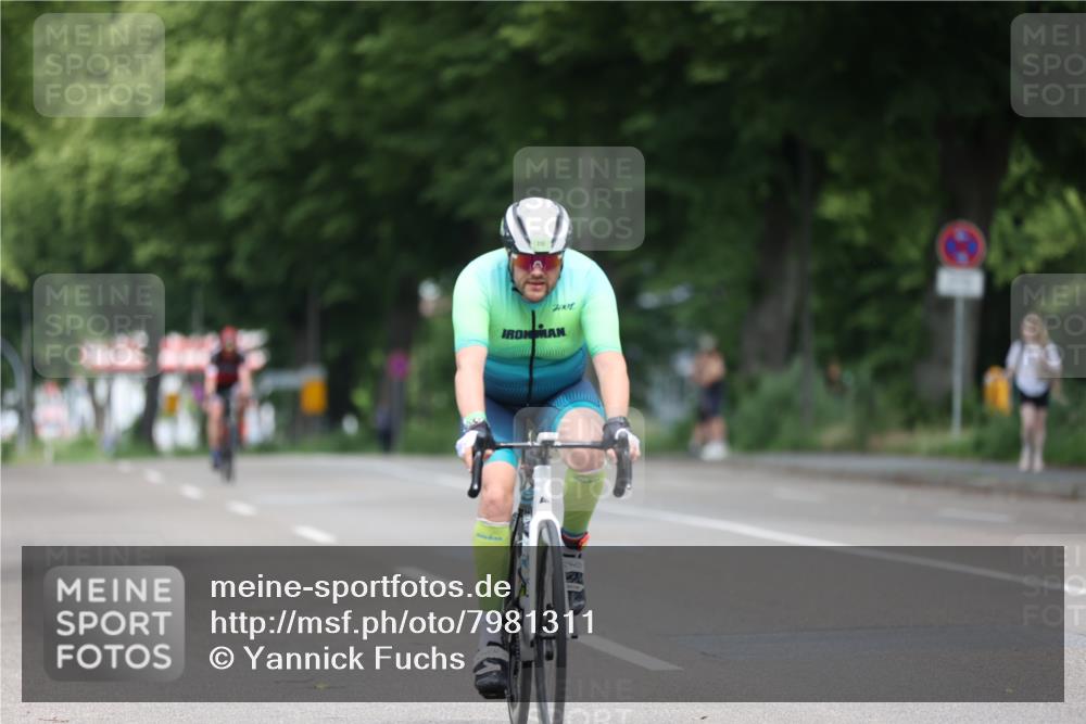 15.06.2025 - 7 Türme Triathlon Yannick Fuchs http://msf.ph/oto/7981311 15.06.2025 11:25:01 Radfahren  meine-sportfotos.de