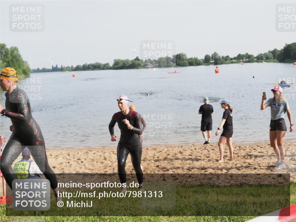 21.06.2025 - 27. Vierlanden-Triathlon MichiJ http://msf.ph/oto/7981313 15.06.2026 09:02:44 Schwimmen 200, 210, 223, 246 meine-sportfotos.de