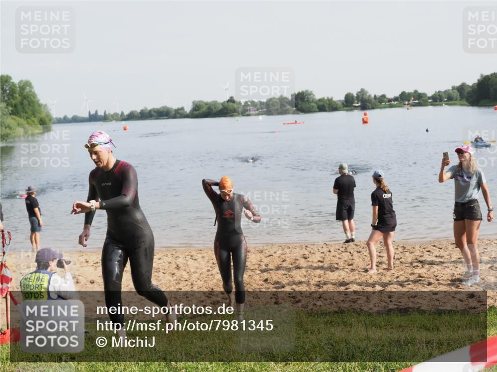 21.06.2025 - 27. Vierlanden-Triathlon MichiJ http://msf.ph/oto/7981345 15.06.2026 09:02:45 Schwimmen 200, 210, 223 meine-sportfotos.de