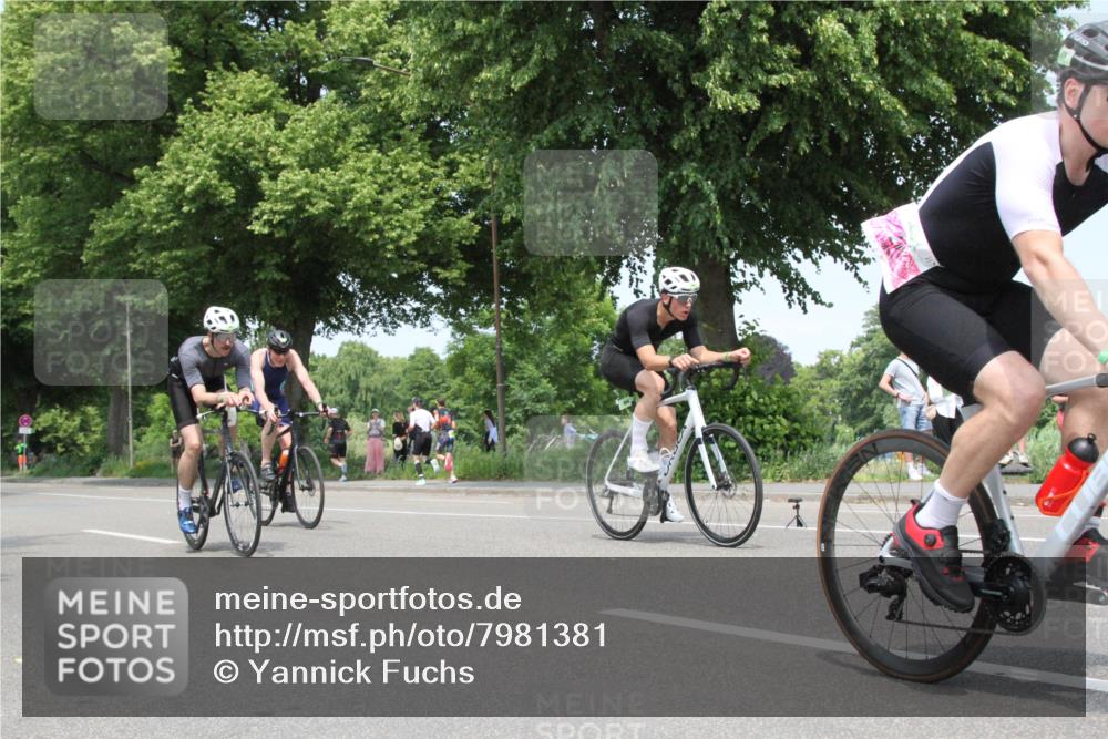 15.06.2025 - 7 Türme Triathlon Yannick Fuchs http://msf.ph/oto/7981381 15.06.2025 13:29:07 Radfahren  meine-sportfotos.de
