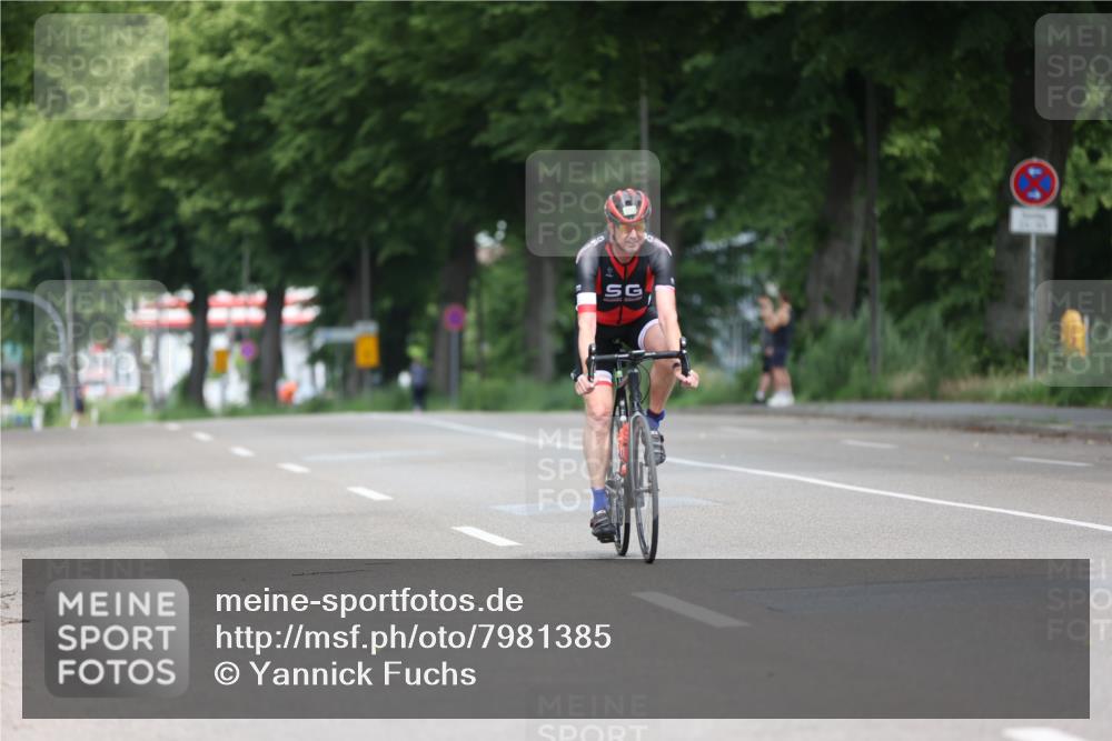 15.06.2025 - 7 Türme Triathlon Yannick Fuchs http://msf.ph/oto/7981385 15.06.2025 11:25:05 Radfahren  meine-sportfotos.de