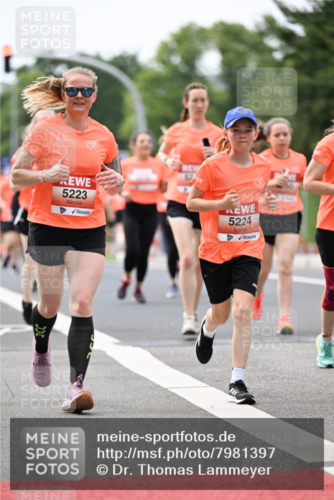 15.06.2025 - REWE Women's Run Dr. Thomas Lammeyer http://msf.ph/oto/7981397 15.06.2025 10:45:47 Laufen 5223, 5224 meine-sportfotos.de