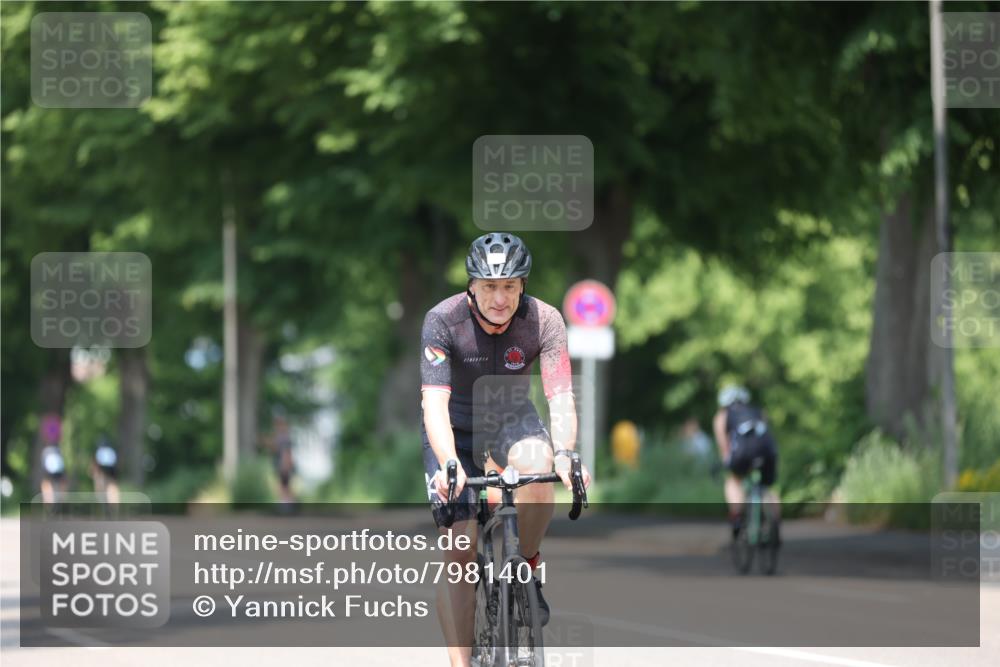 15.06.2025 - 7 Türme Triathlon Yannick Fuchs http://msf.ph/oto/7981401 15.06.2025 12:49:36 Radfahren 261, 366, 462, 638, 671 meine-sportfotos.de