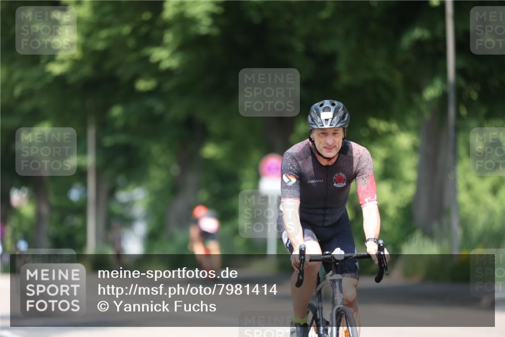 15.06.2025 - 7 Türme Triathlon Yannick Fuchs http://msf.ph/oto/7981414 15.06.2025 12:49:36 Radfahren 261, 366, 462, 638, 671 meine-sportfotos.de