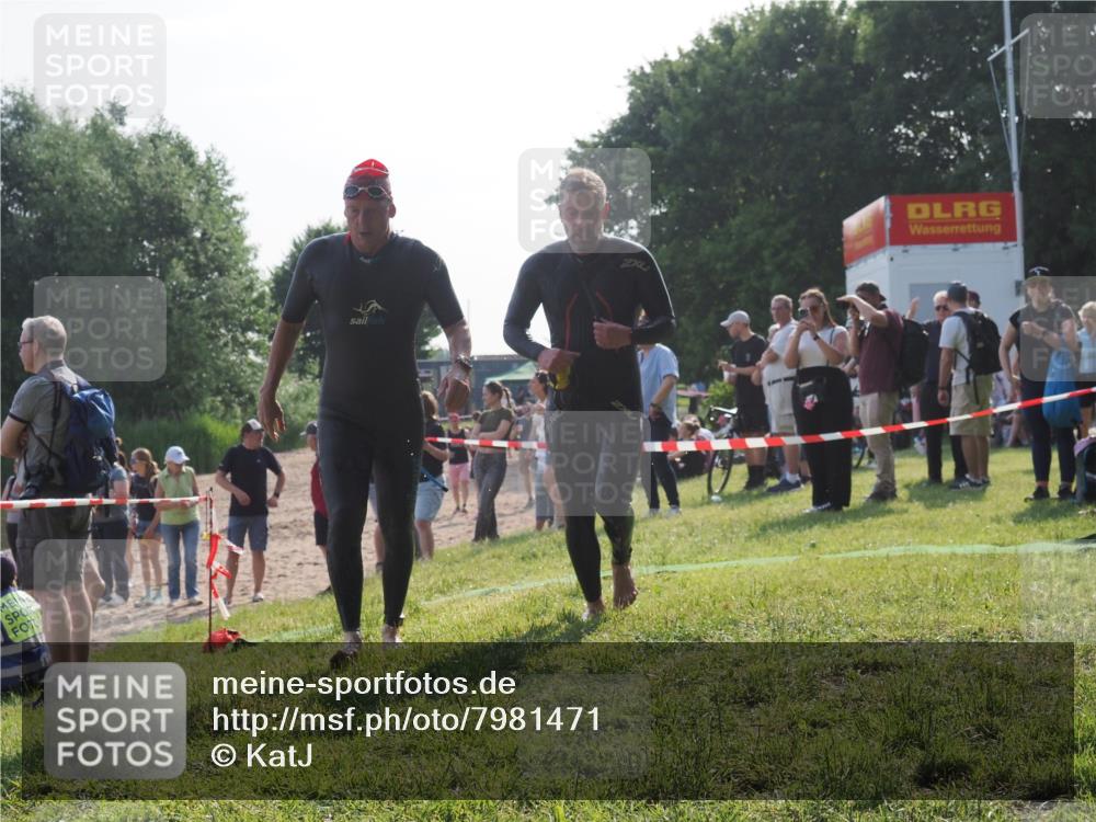 15.06.2025 - 27. Vierlanden-Triathlon KatJ http://msf.ph/oto/7981471 15.06.2025 08:46:08 Schwimmen 134, 142, 152, 194 meine-sportfotos.de