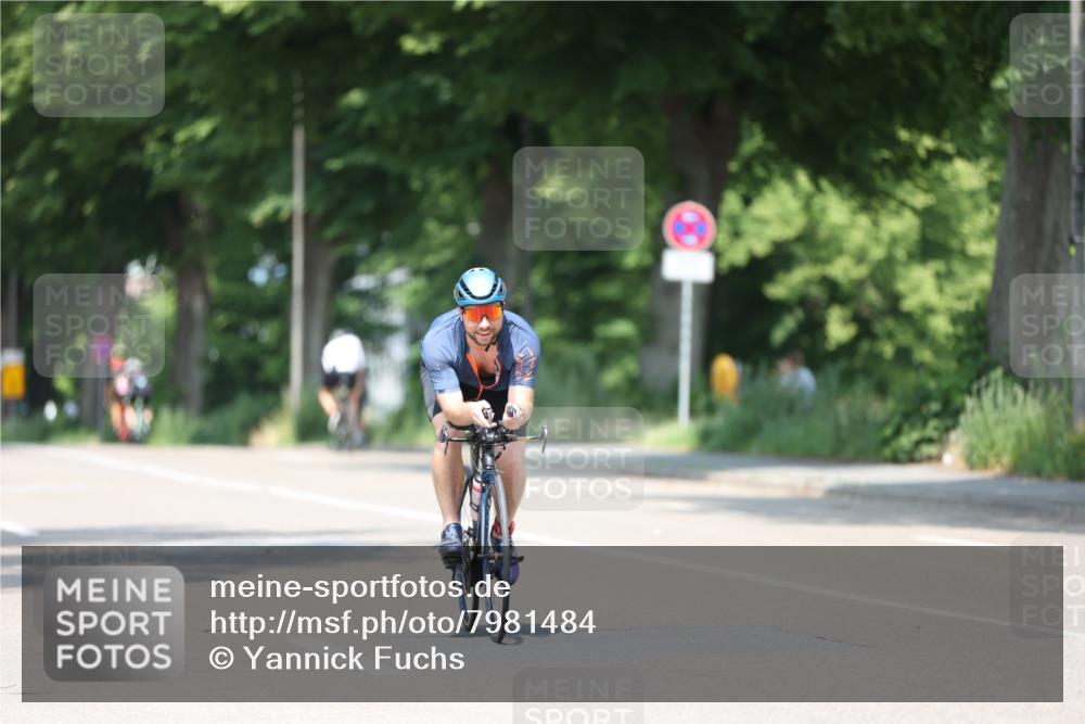 15.06.2025 - 7 Türme Triathlon Yannick Fuchs http://msf.ph/oto/7981484 15.06.2025 12:49:43 Radfahren 260, 462, 511 meine-sportfotos.de