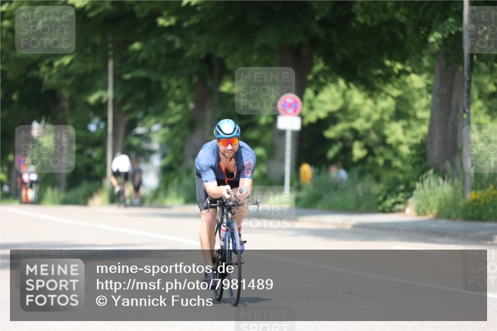 15.06.2025 - 7 Türme Triathlon Yannick Fuchs http://msf.ph/oto/7981489 15.06.2025 12:49:43 Radfahren 260, 462, 511 meine-sportfotos.de