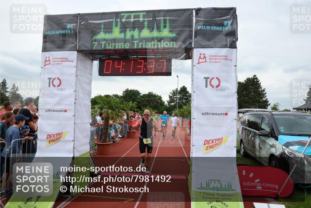 15.06.2025 - 7 Türme Triathlon Michael Strokosch http://msf.ph/oto/7981492 15.06.2025 14:13:36 Ziel 422, 591, 638, 798, 948 meine-sportfotos.de