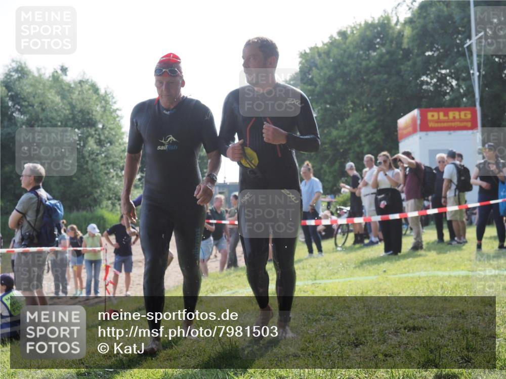 15.06.2025 - 27. Vierlanden-Triathlon KatJ http://msf.ph/oto/7981503 15.06.2025 08:46:09 Schwimmen 134, 142, 152, 194 meine-sportfotos.de
