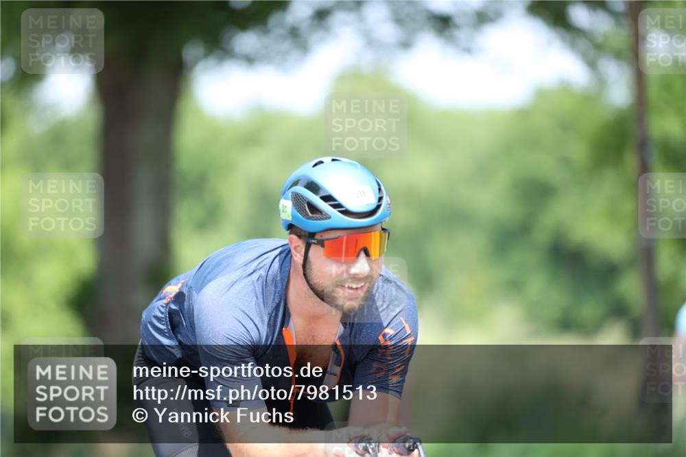 15.06.2025 - 7 Türme Triathlon Yannick Fuchs http://msf.ph/oto/7981513 15.06.2025 12:49:44 Radfahren 260, 462, 511 meine-sportfotos.de